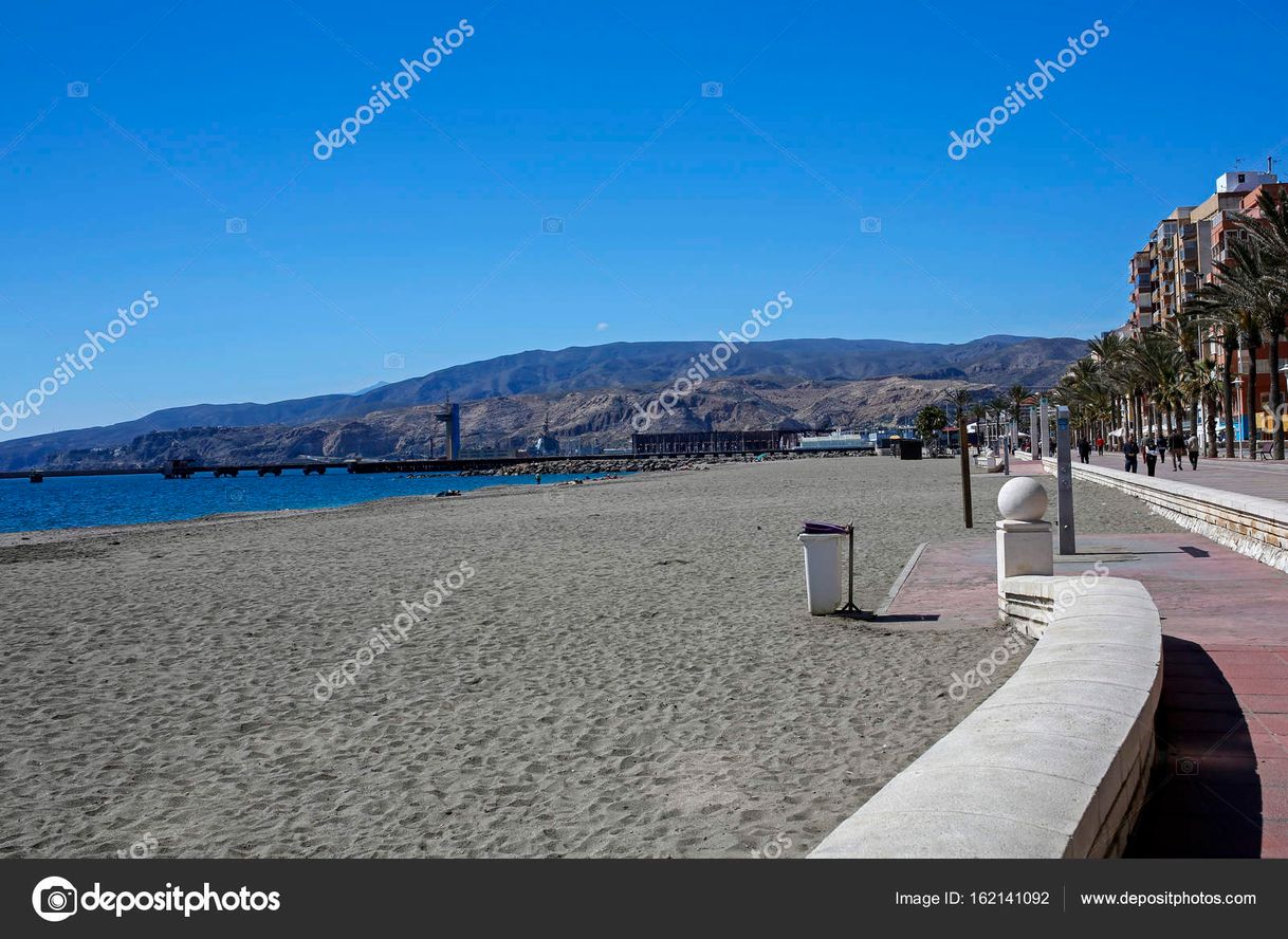 Lugar Paseo Marítimo Carmen de Burgos