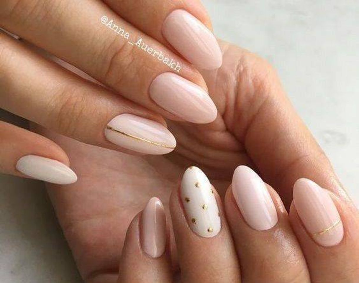 Moda Pink nails