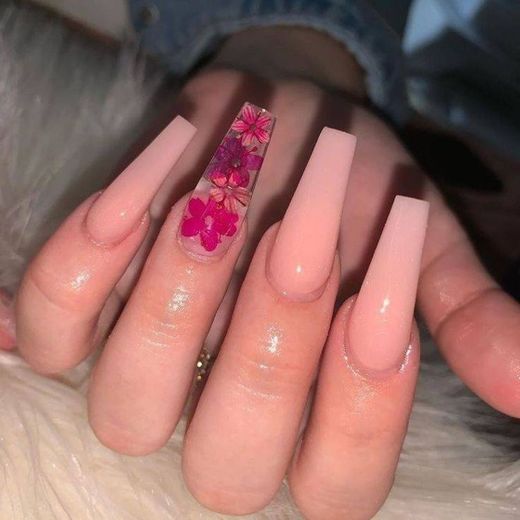 Unhas com flores 