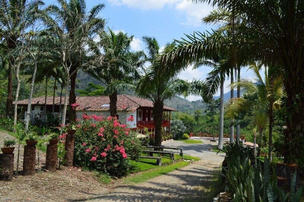 Lugar Manizales-La Cabaña-Tres Puertas