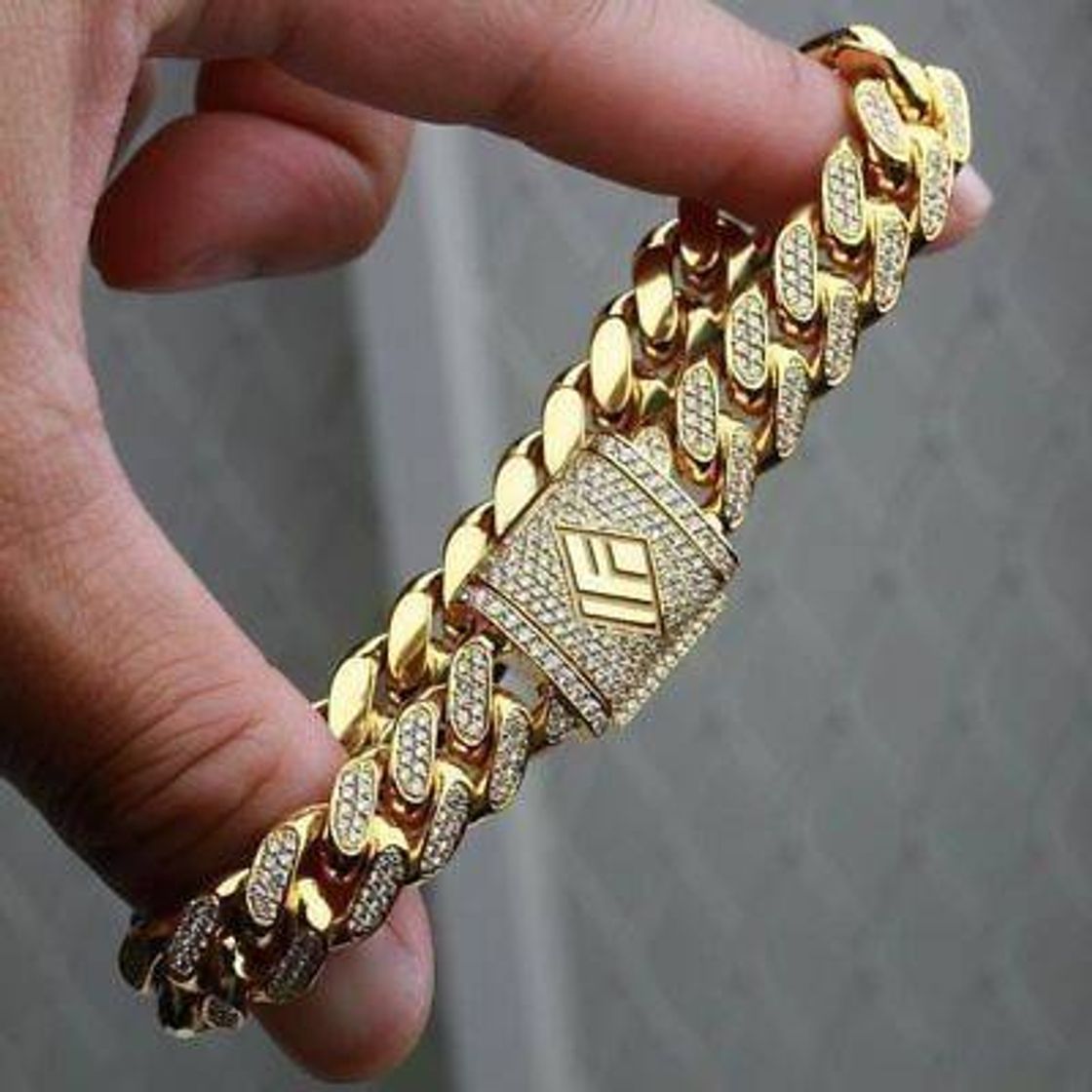 Social _chainz_ 