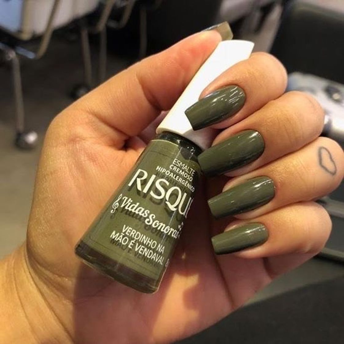 Moda Aquele verde militar que amamos! 💚✨ #risque