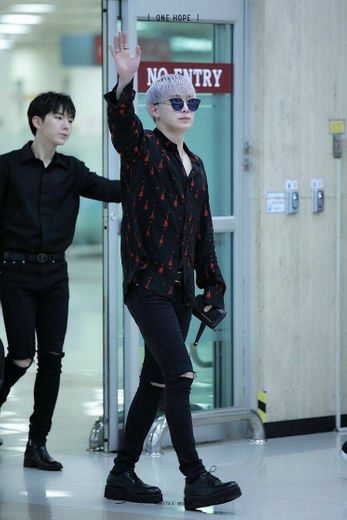 Wonho outfit