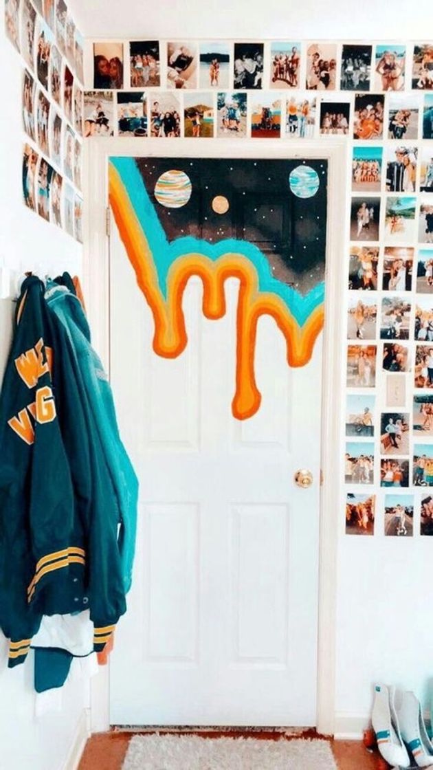 Social custom door