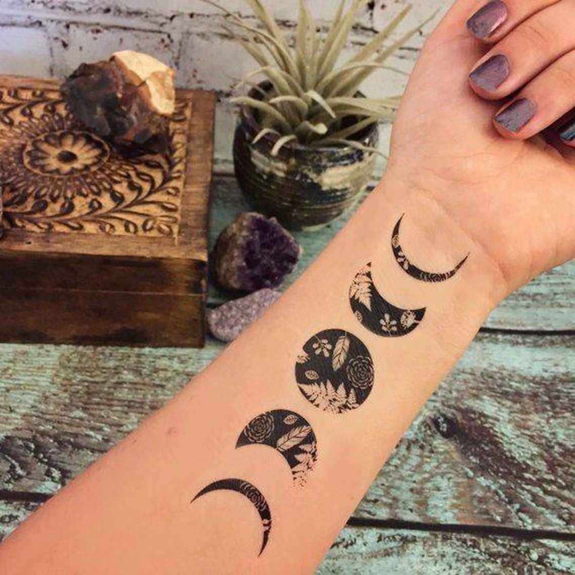 Fashion Tatuagem lua