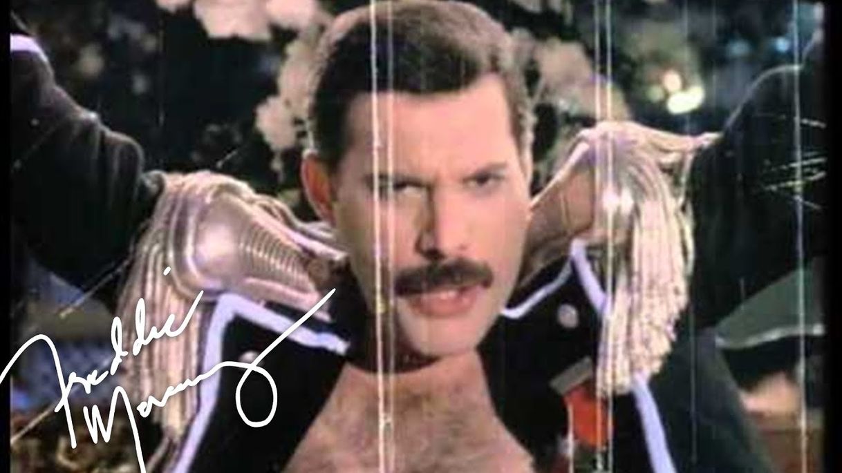 Social Freddie Mercury - YouTube 