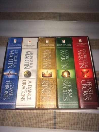 George R.R. Martin Boxed Set: A Game of Thrones / A Clash