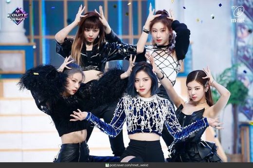 ITZY: Broadcasting Stage 