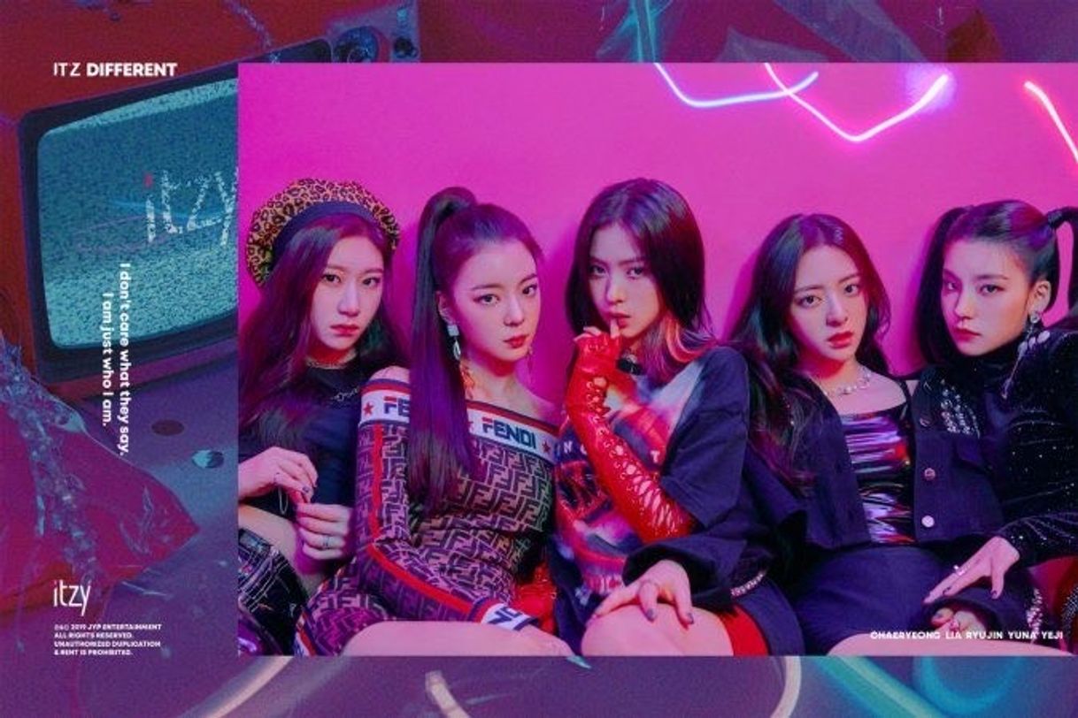 Fashion ITZY: Album Special "IT'z Different" 