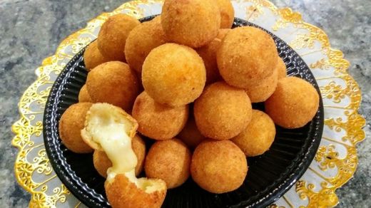 BOLINHAS DE QUEIJO-MASSA BÁSICA PARA SALGADOS FRITOS