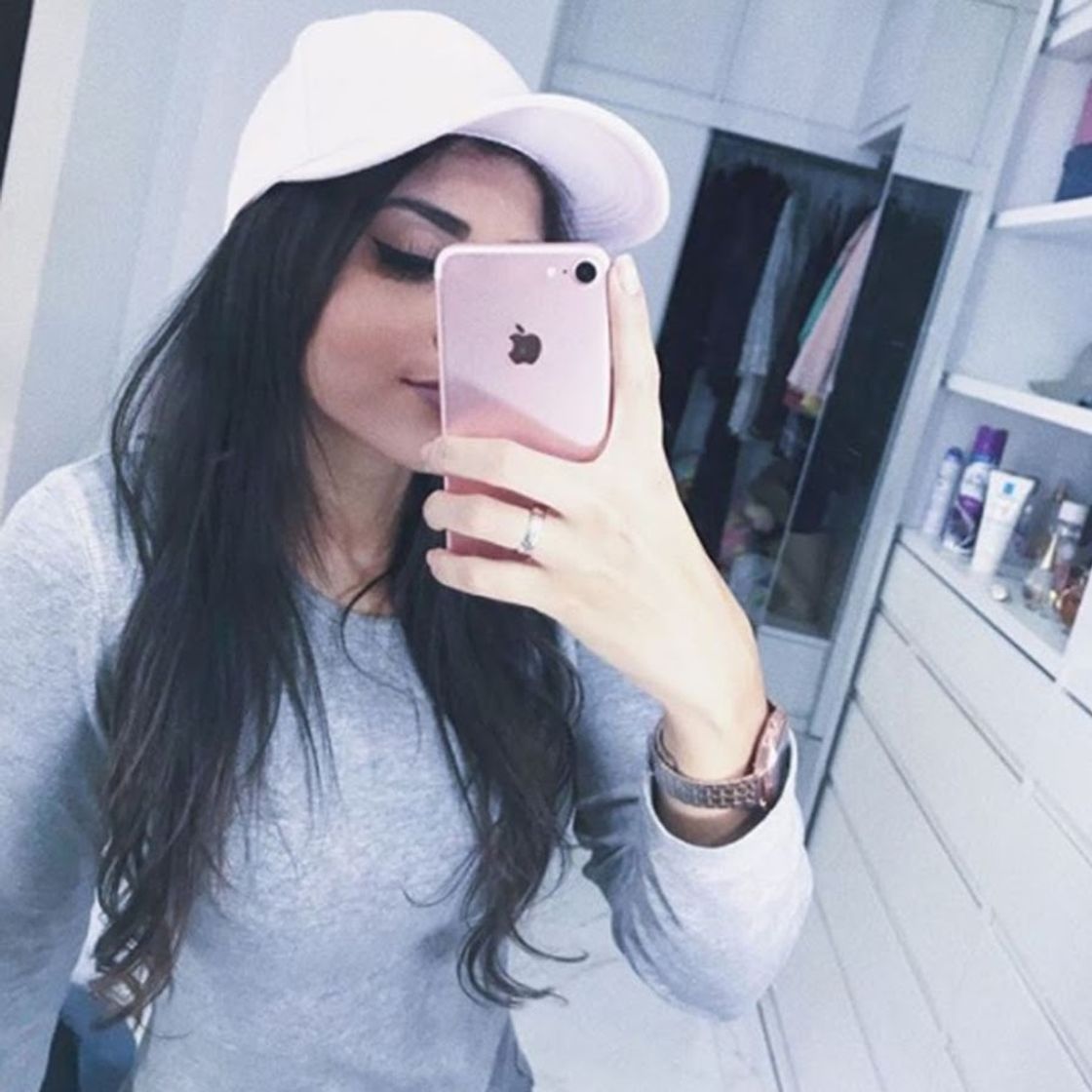 Social Nanda Caroll 