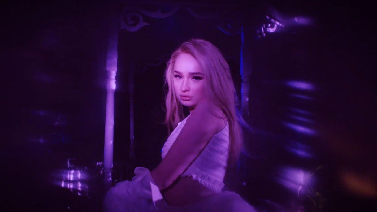 Moda Do Me - Kim Petras (Official Lyric Video) - YouTube