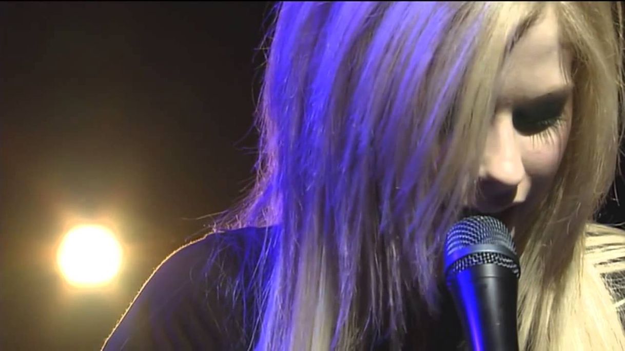 Social Avril Lavigne - Slipped away (Live @ Japan - The Bonez Tour)