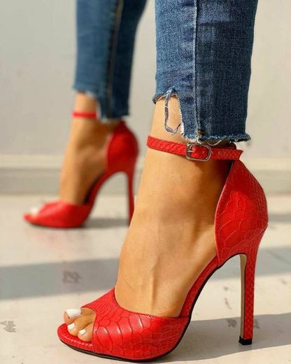 Sandálias vermelhas