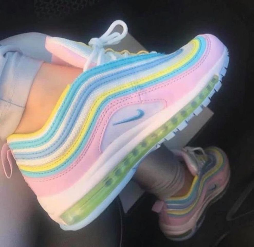 Fashion 👟🌈