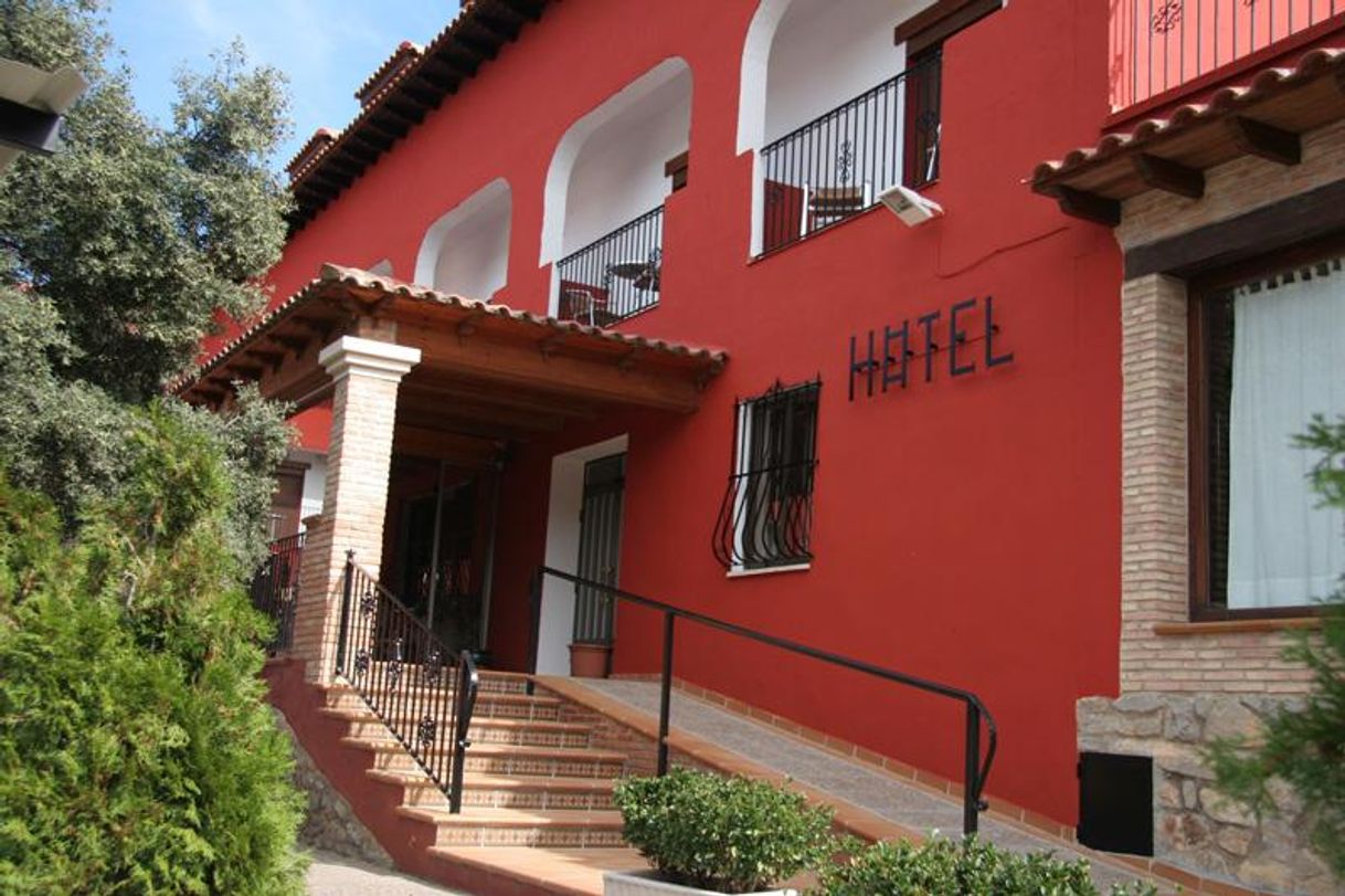 Lugares Hotel La Rueda