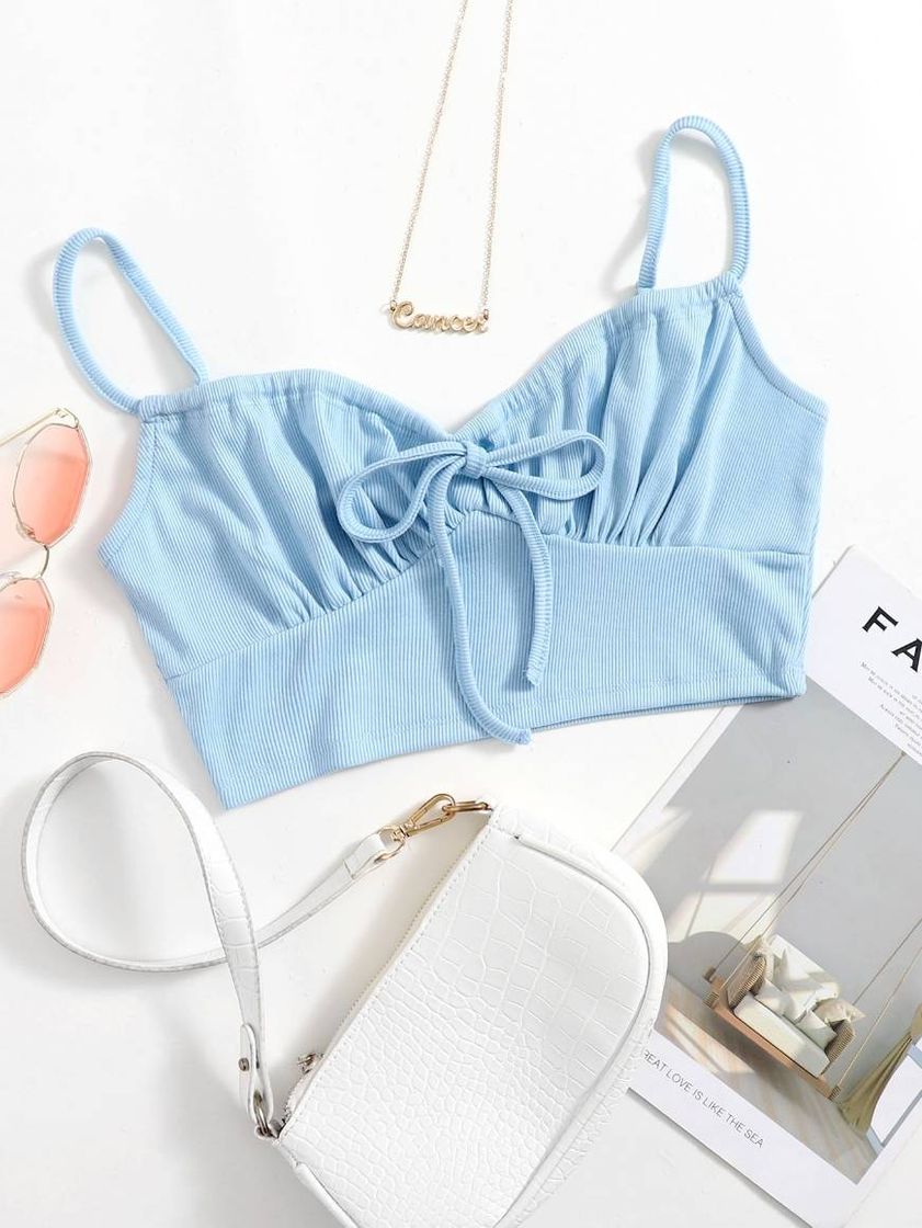 Moda Top azul pastel plissado e com nós