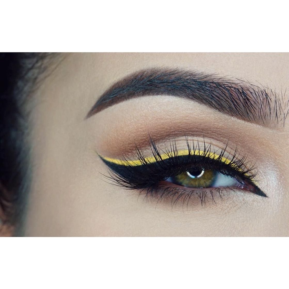 Fashion Makeup yelloe eyeliner