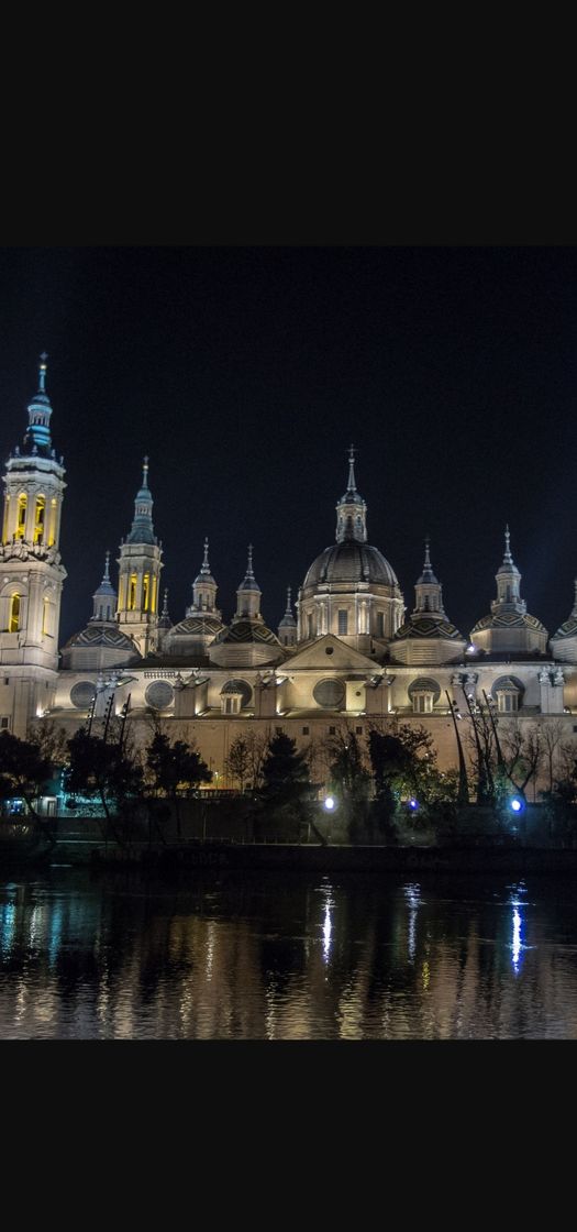 Lugar Basílica de Nuestra Señora del Pilar