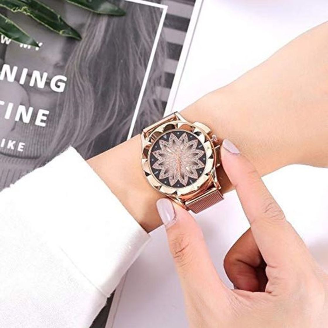 Fashion QWERTYU LIFUQIANGME Modo Relojes Informal Vrouwen Rose Gouden Bloem Strass vrouwelijke Cuarzo