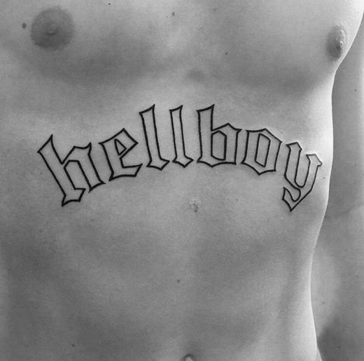 Tatuagem embaixo do peito