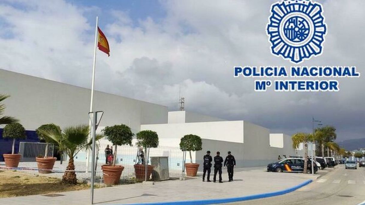 Social Un policía salva la vida de un hombre que se estaba ahogando en ...