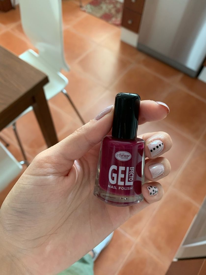 Producto Esmalte de gel fucsia