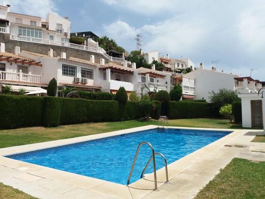 Chalet adosado con piscina en la Cala del Moral