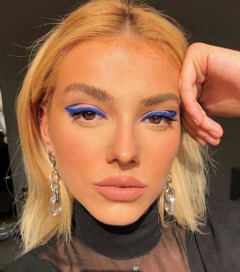 Fashion Inspiração de delineado. 💙