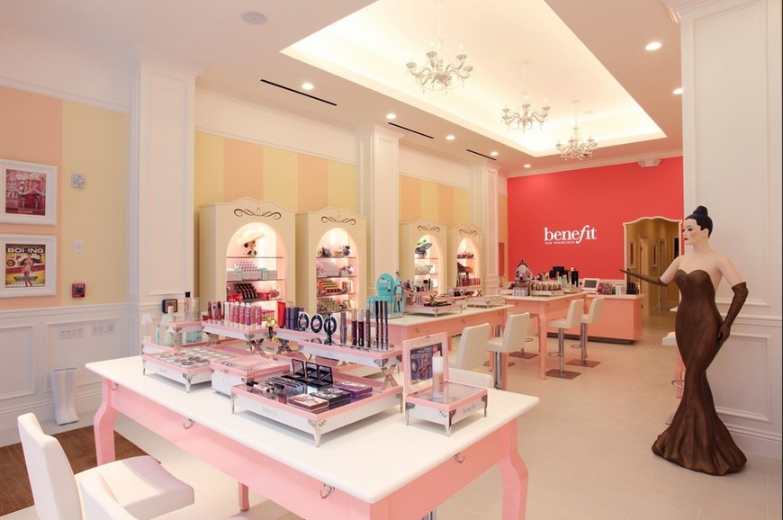 Place Benefit Cosmetics BrowBar Lounge