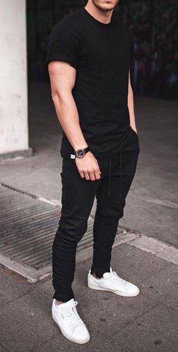 Moda Look masculino roupa preta simples 