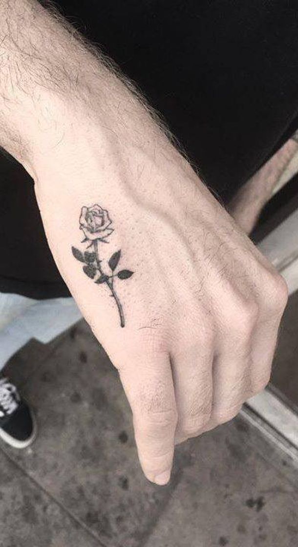 Moda Tatuagem minimalista 