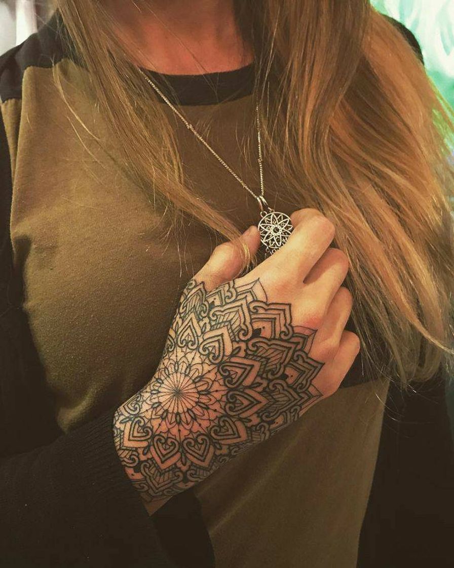 Social Tatuagem tribal para mão