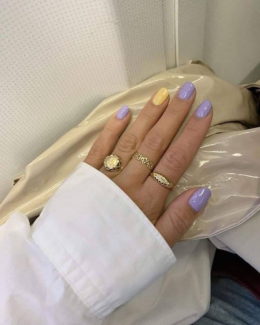 Social Pastel nails