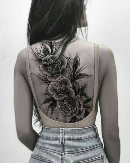 Tatuagem nas costas linda!
