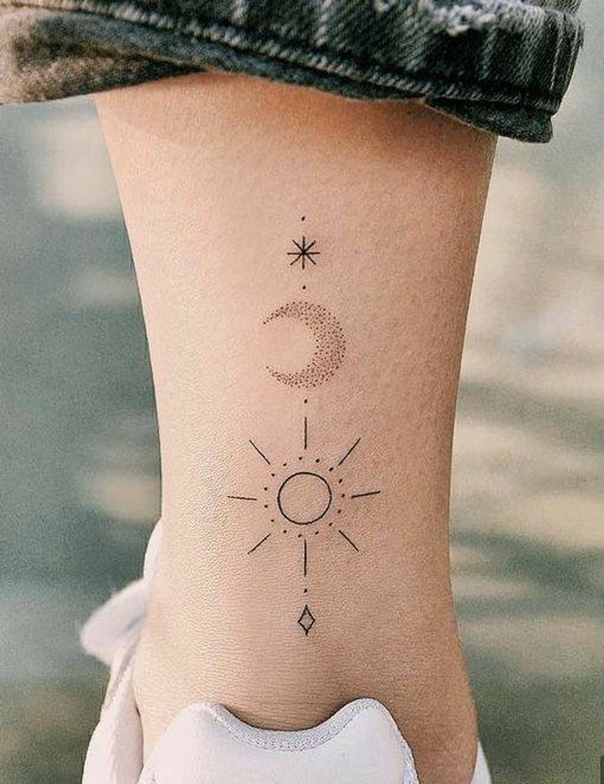 Moda Tattoo sol e lua