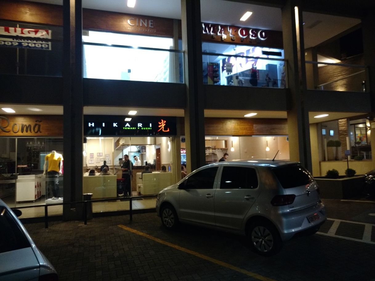 Hikari Temaki & Sushi