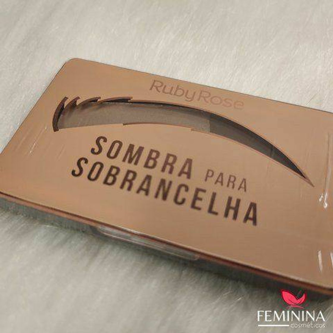 Moda Sombra para a sobrancelha 