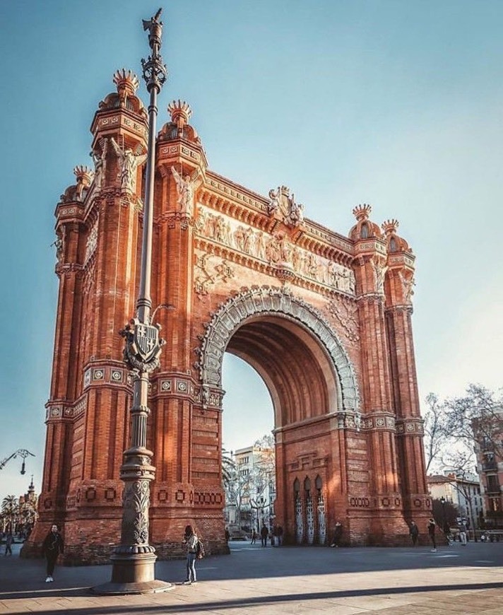 Place Arc de Triomf