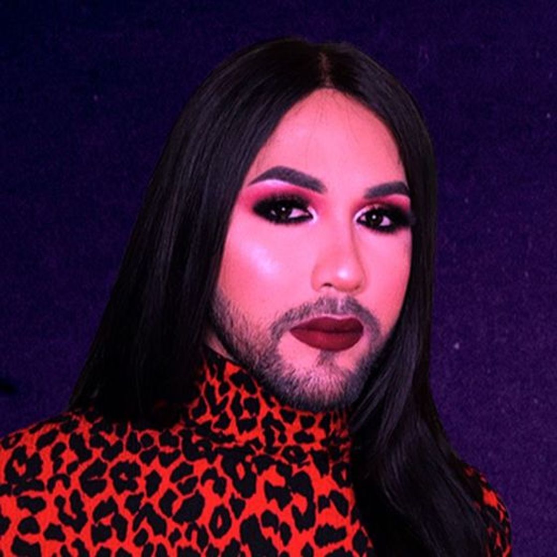 Social Samira Close - YouTube