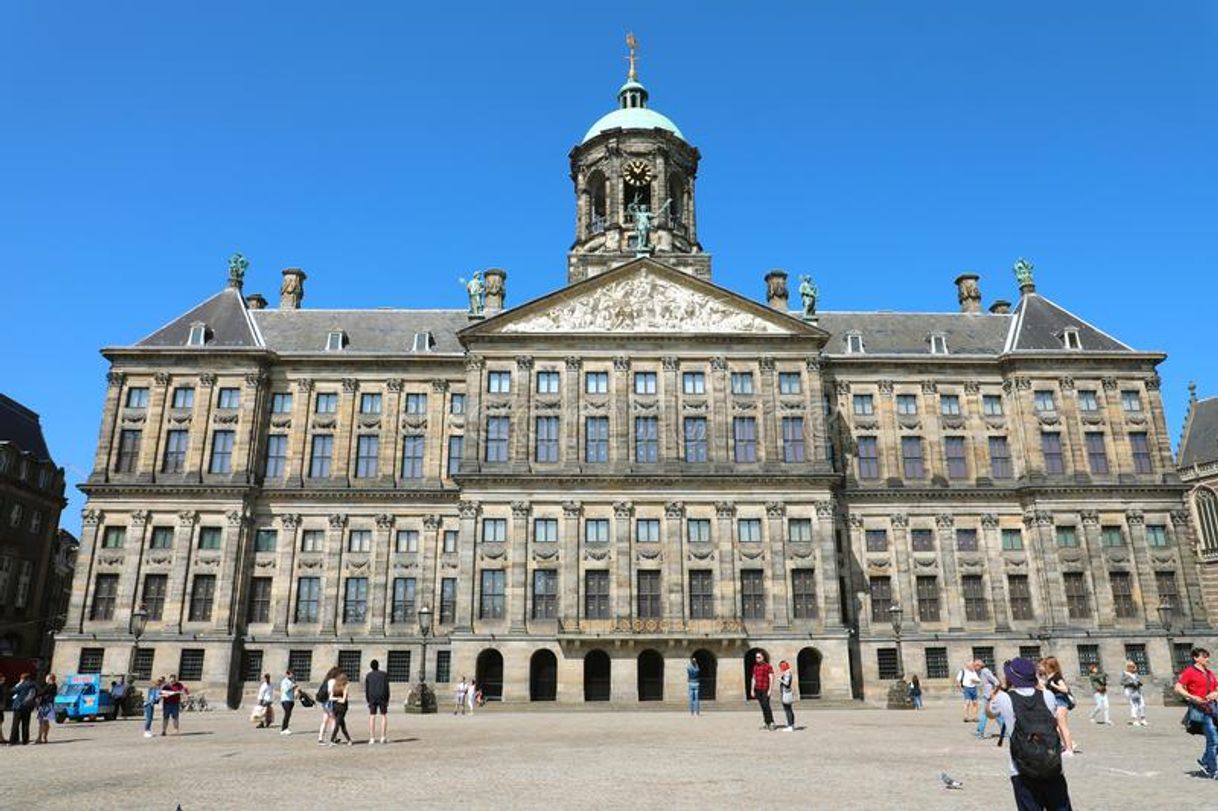 Lugar Dam Square