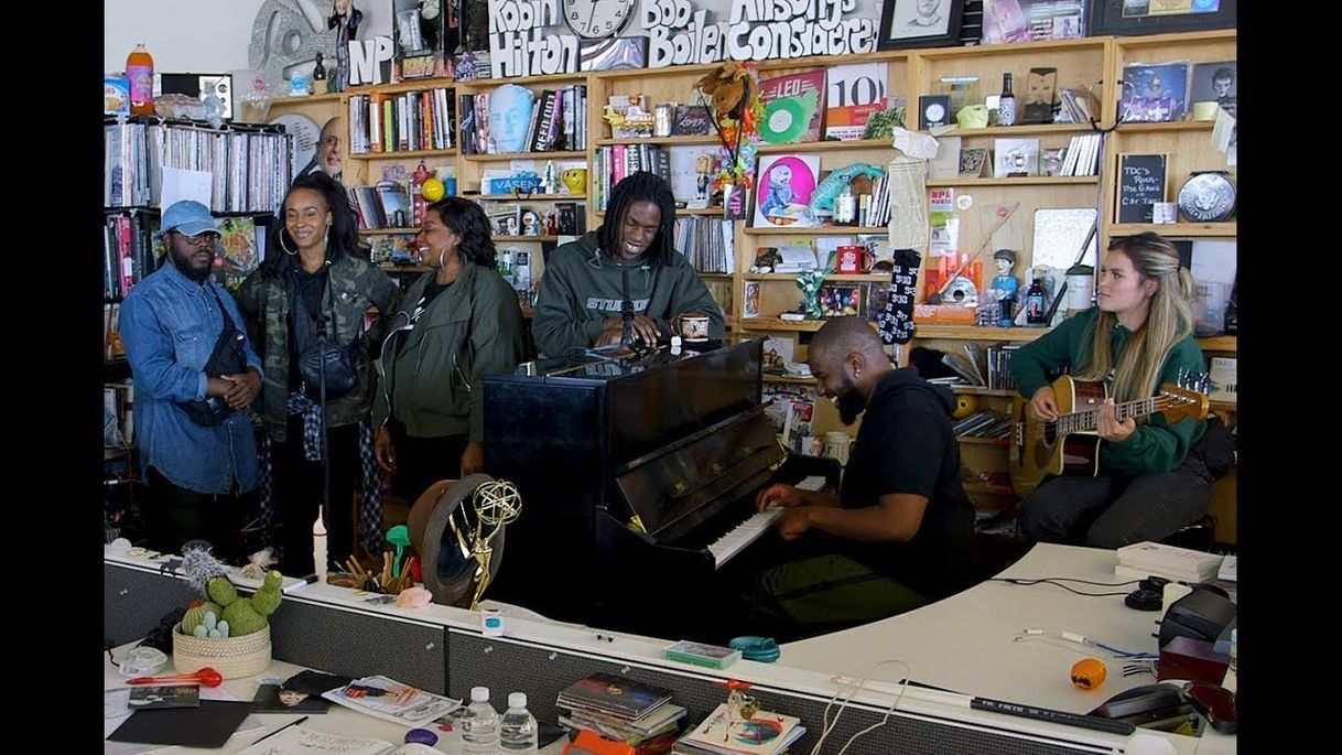 Canciones Daniel Caesar: NPR Music Tiny Desk Concert - YouTube