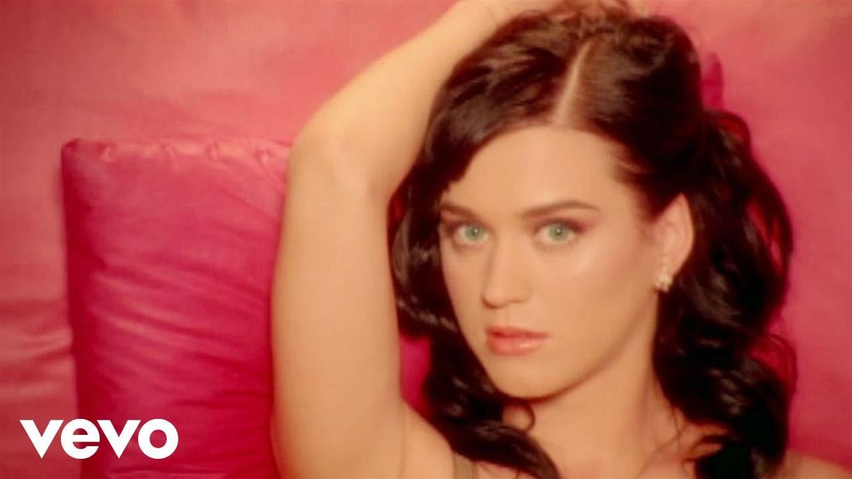 Fashion Katy Perry - I Kissed A Girl (Official) - YouTube