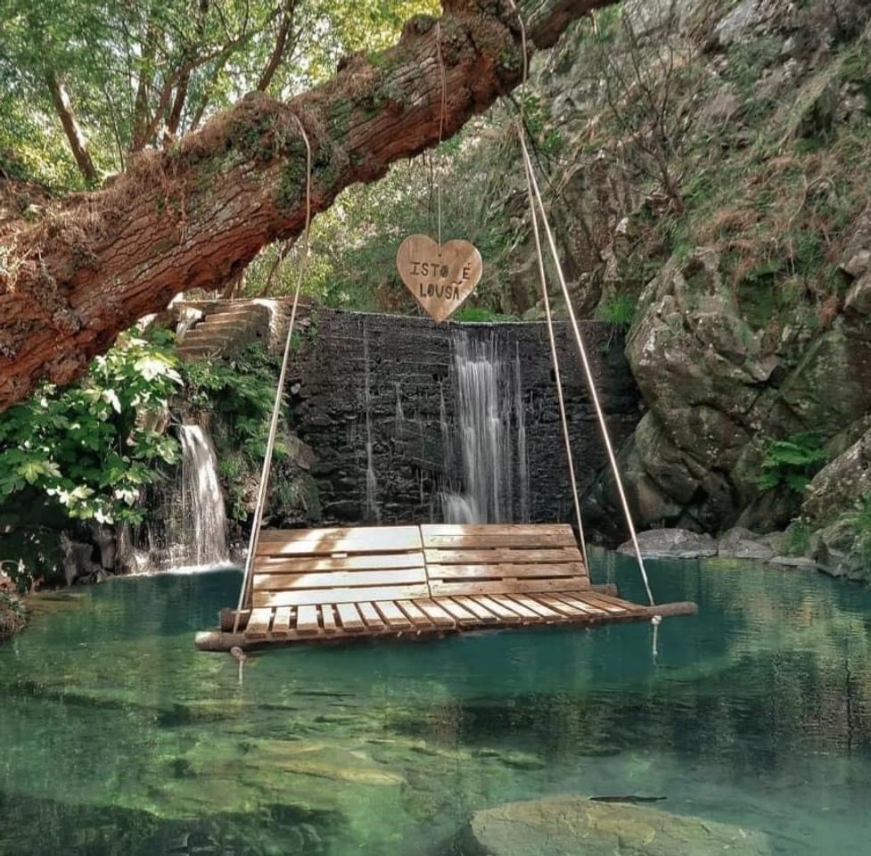 Lugar Isto é Lousã - Baloiço da Piscinas de Nossa Senhora da Piedade