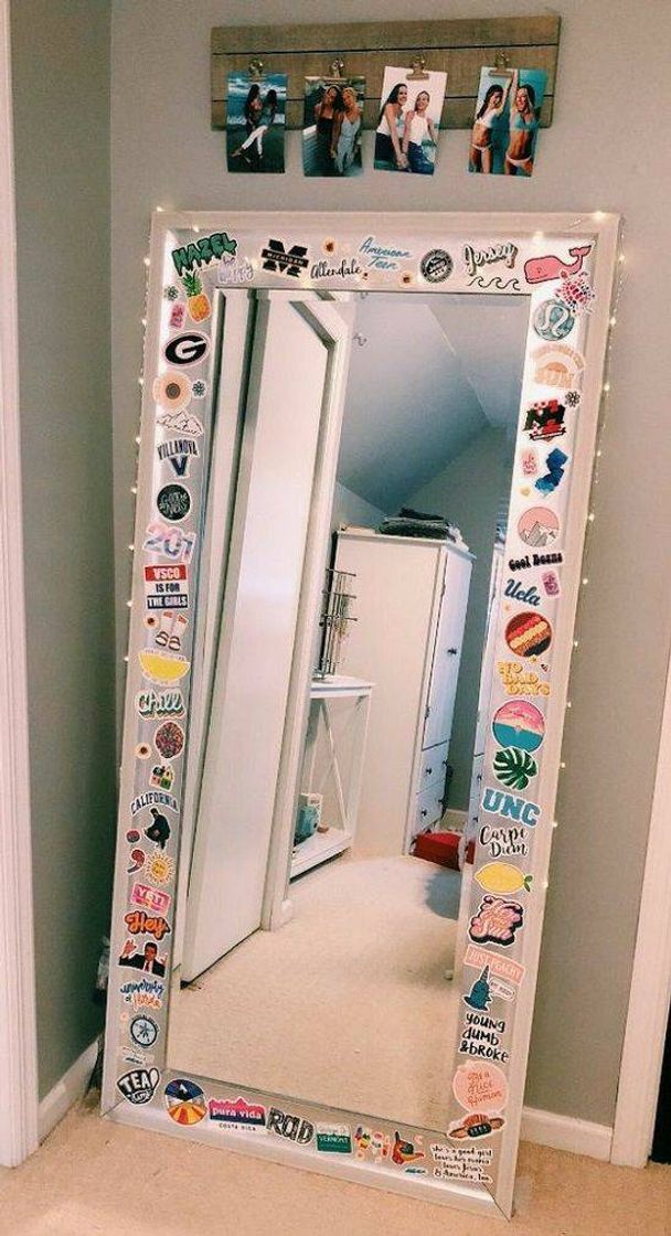 Adesivos no espelho