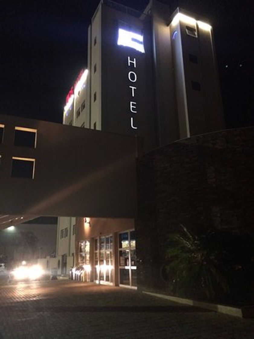 Hotel Oeste Plaza