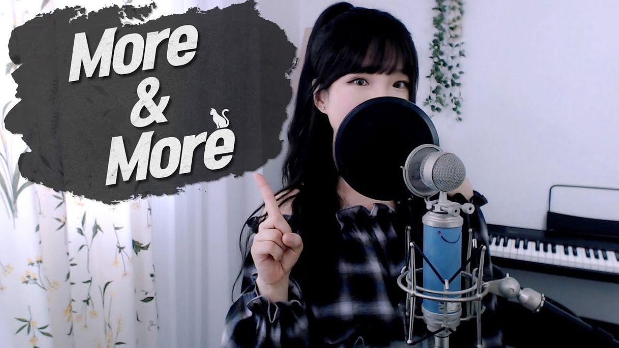 Moda TWICE(트와이스) - MORE & MORE COVERR