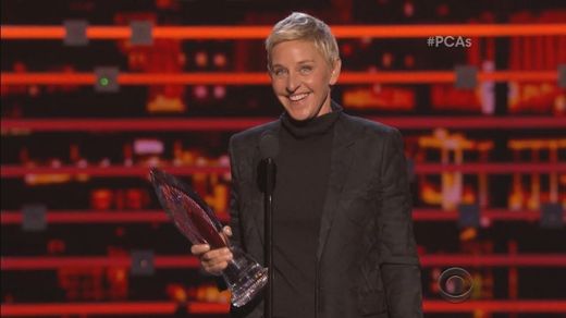 Ellen Wins the People's Choice Humanitarian Award! - YouTube