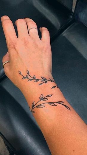tattoo folhas 