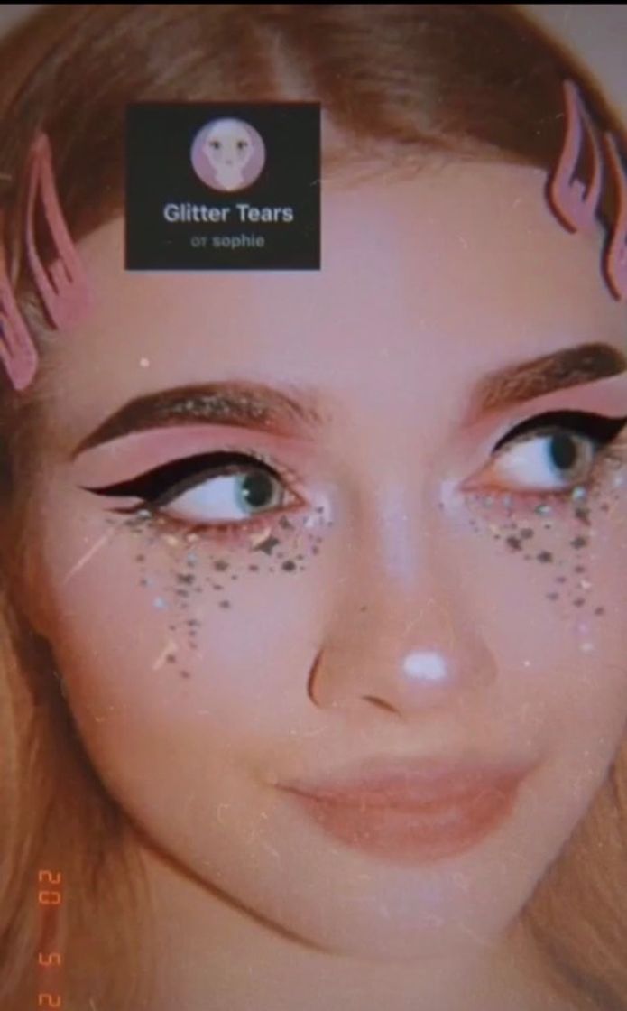 Moda •Glitter Tears•